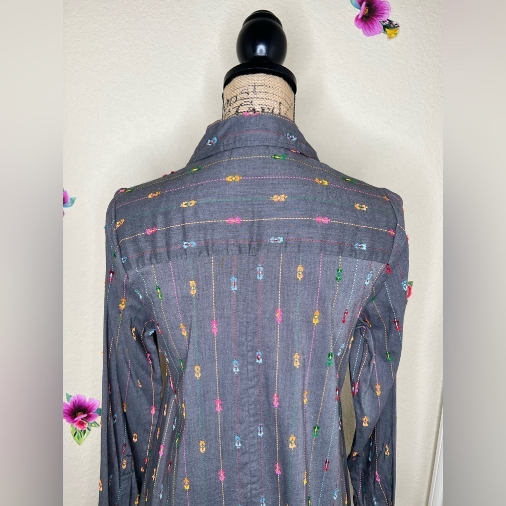 Ivy Jane Textured Asymmetrical Button Front Tunic Top - Picture 11 of 14